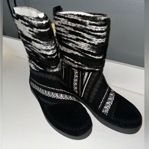 Toms Shoes Nepal Black Suede Boots Size 10 Color: Black/White New With Tags 🍀